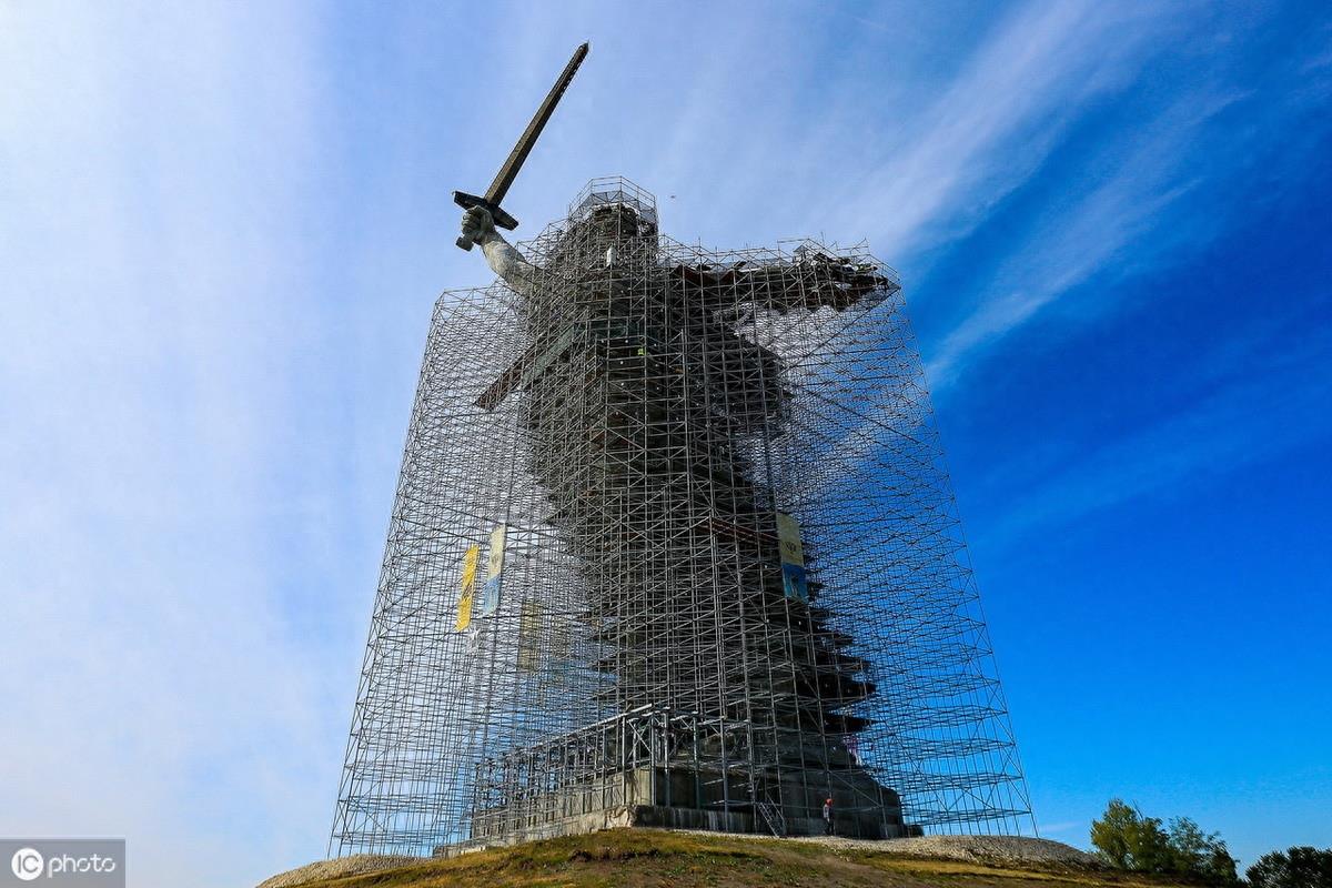 俄“祖国母亲在召唤”雕像修复进行中 预计花费近7千万人民币