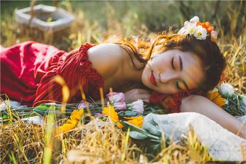 跟女生聊天话题，如何跟女生聊天