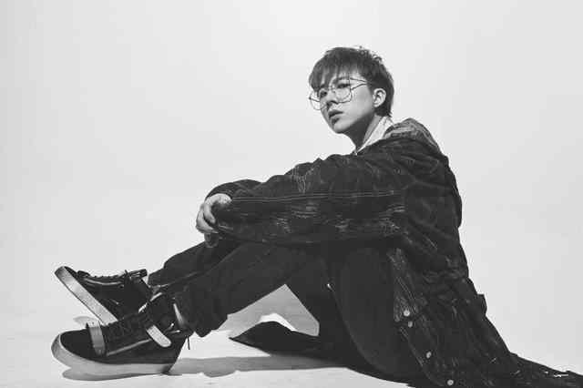 “摩登兄弟”直播间发生意外, 不雅照被曝光, 网友: 难怪会被打