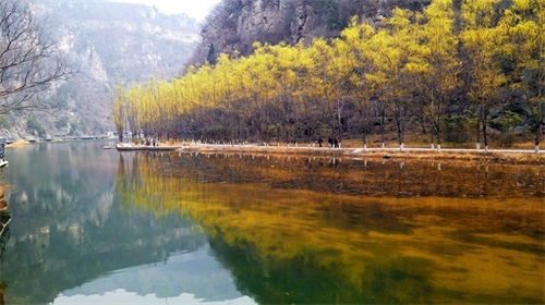青天河集江南水乡与北国田园风光于一体,景区面积106平方公里