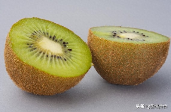 猕猴桃快速去皮小妙招，一般人都不知道