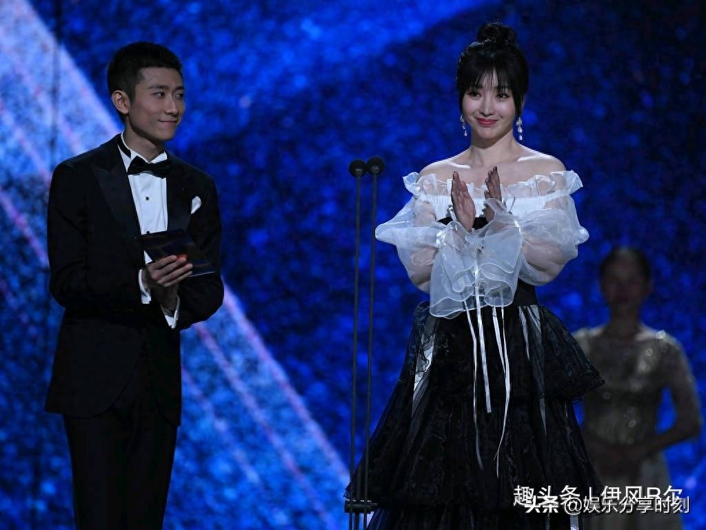 张一山带着《局中人》片头曲《无双》披荆斩棘而来