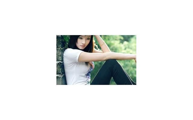 因爷孙恋走红网络的17岁少女，8年过去了，脸上早已没了笑容