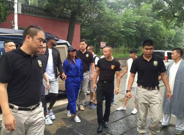 盘点NBA球星的保镖：科比保镖日薪一万，韦德的保镖是中国人