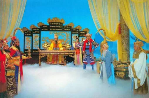 1999年真的有神仙下凡吗 神仙下凡投胎有什么特征