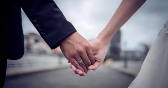 情感女生坦白恋爱史是在暗示什么 2