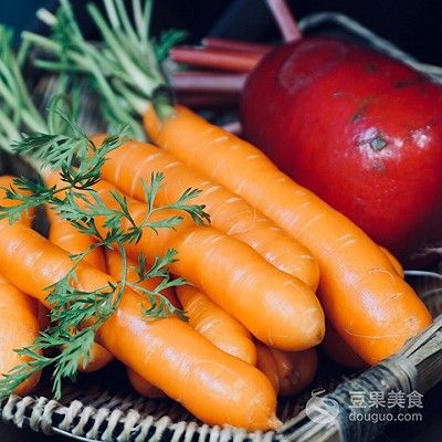 葱油鲈鱼的家常做法（葱油鱼的做法步骤介绍）