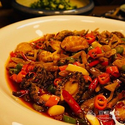 葱油鲈鱼的家常做法（葱油鱼的做法步骤介绍）