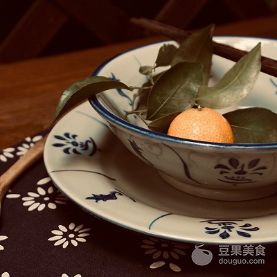 葱油鲈鱼的家常做法（葱油鱼的做法步骤介绍）