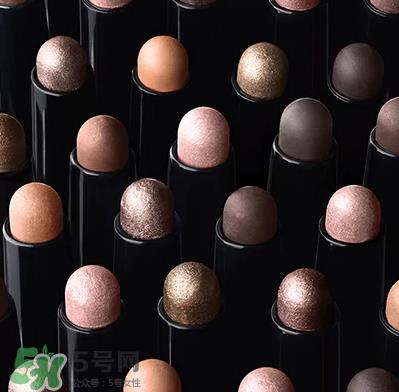 芭比波朗流云眼影笔使用方法 怎么画眼影 芭比波朗流云眼影笔使用方法 怎么画眼影