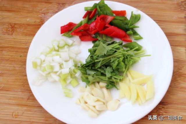 土豆片怎么炒才好吃又脆又好看（牢记别直接下锅炒）(5)