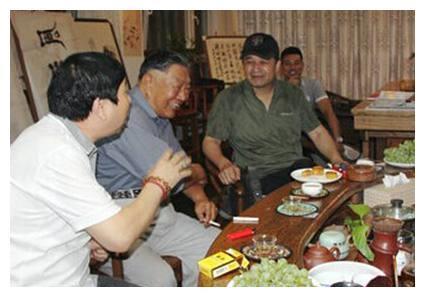 从央视离职后毕福剑一直很低调，如今在做这工作，谁又能想到？