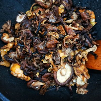 东北干榛蘑的做法大全（简单又好吃的干榛蘑家常做法）