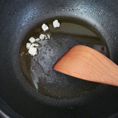 东北干榛蘑的做法大全（简单又好吃的干榛蘑家常做法）