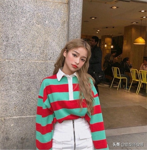 2019秋冬高人气的中长发蛋卷头发型，好看又温暖，做气质女性