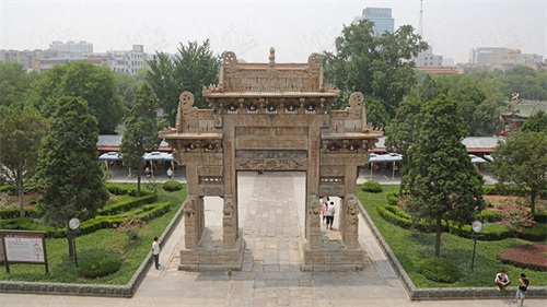 中国的世界自然与文化遗产之泰山岱庙