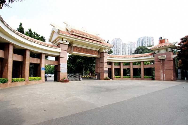 仲恺农业大学(仲恺农业工程大学pk仲恺农工大学)