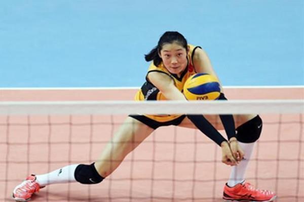 初学者练排球要戴护腕吗 打排球戴护腕能减轻疼痛吗 初学者练排球要戴护腕吗 打排球戴护腕能减轻疼痛吗