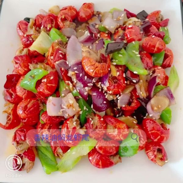 爆炒龙虾尾的做法（简单零失败的麻辣鲜香小龙虾尾教程）