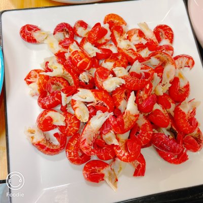 爆炒龙虾尾的做法（简单零失败的麻辣鲜香小龙虾尾教程）