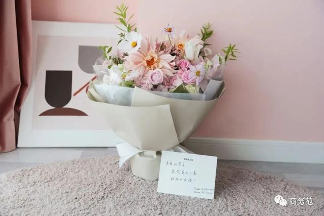 给新生宝宝买什么礼物好（新生宝宝礼物清单）(31)