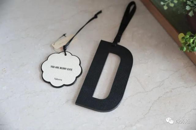 给新生宝宝买什么礼物好（新生宝宝礼物清单）(54)