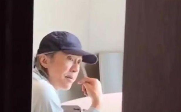 星爷近照难掩沧桑,57岁至今未婚,身价60亿