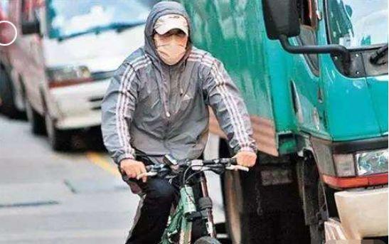 星爷近照难掩沧桑,57岁至今未婚,身价60亿