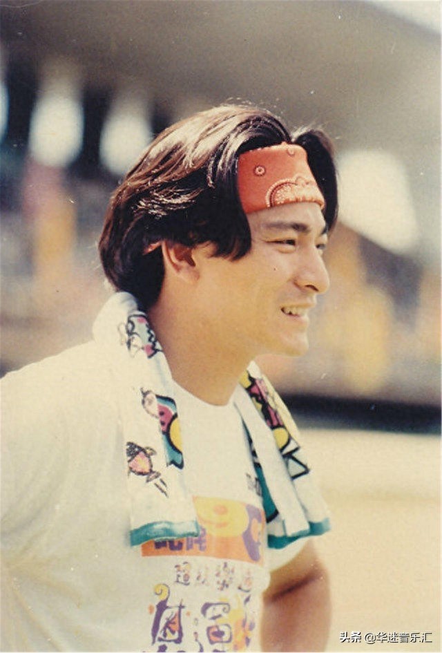 “小鲜肉”刘德华的经典老照片，这颜值能打多少分？