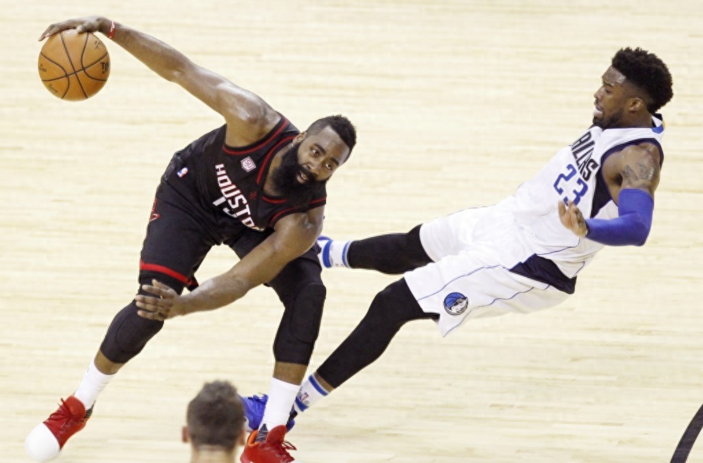 篮球——NBA：火箭胜小牛