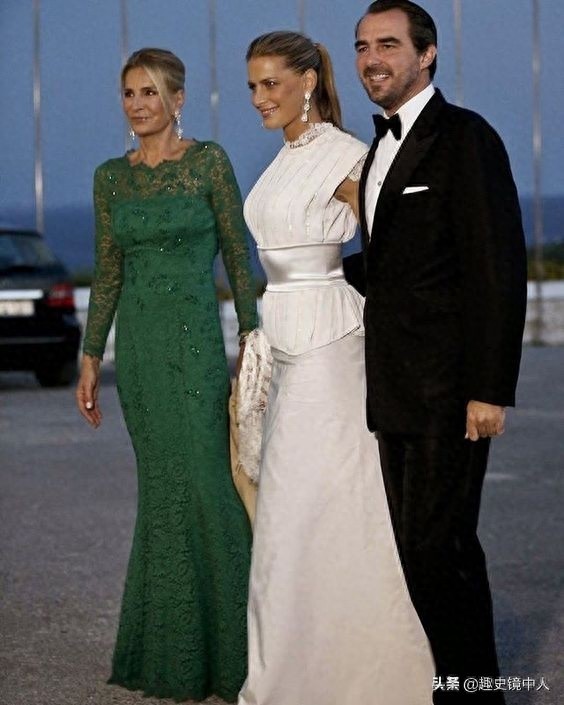 她是希腊最美王妃,气场强大似超模,王室晚宴都看她