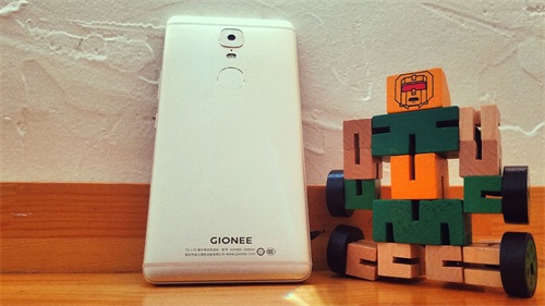 金立M6手机图赏