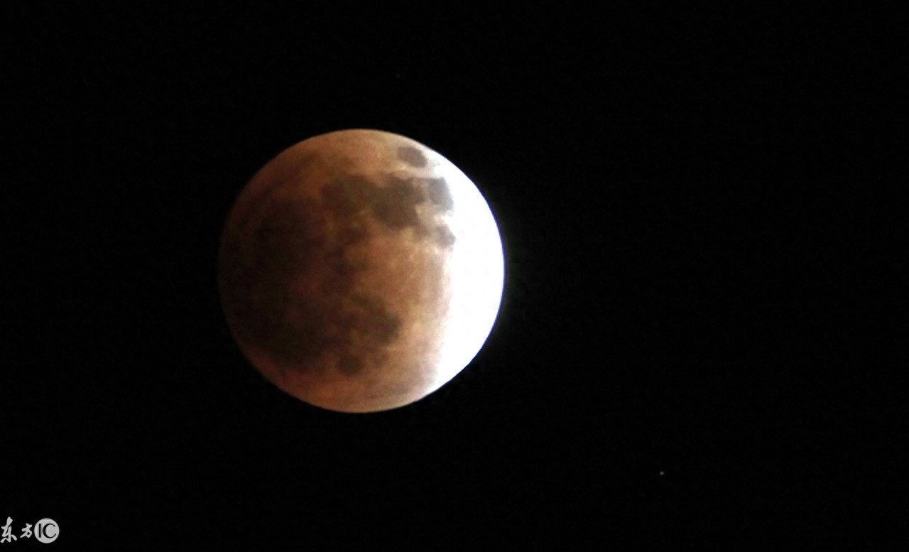 镜头下记录，哪些神奇的天文现象，月亮被一点点的“吃掉”